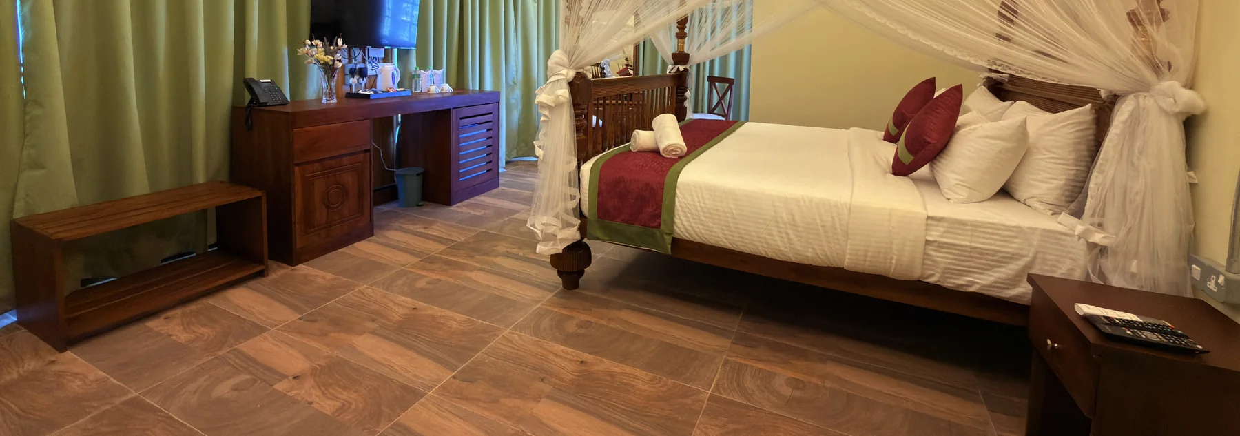 Double room at Kingswood Tea Factory